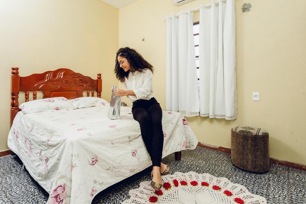 Hotel Filhos Da Promessa トゥクルイ エクステリア 写真